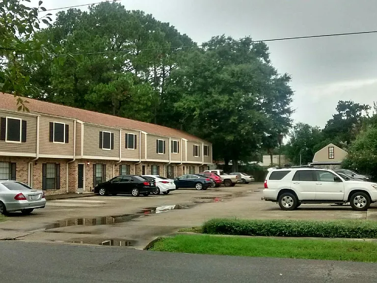 304 Rayburn St — Photo 2
