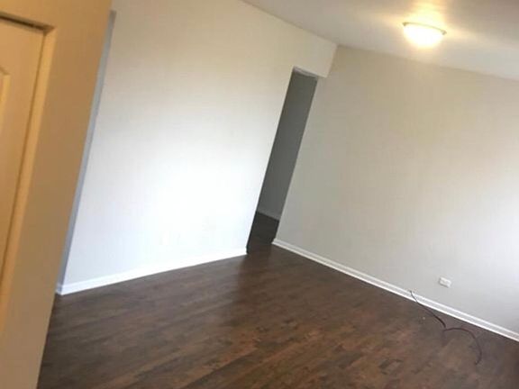 4th image of 4621 S Lake Park Ave
