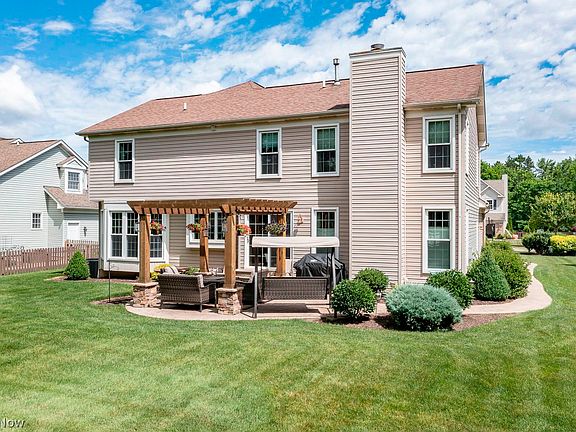 4th image of 19363 Blue Spruce Dr