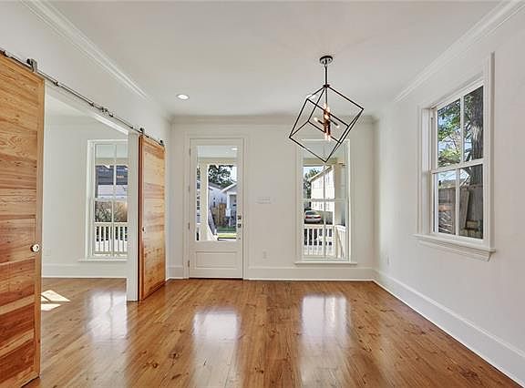 2nd image of 4617 Willow St