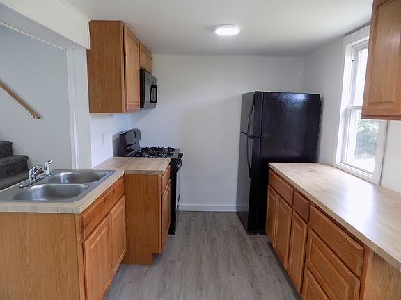3rd image of 2128-2130 Candee St #2128
