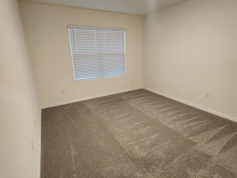 1051 Griffon Ave — Photo 10