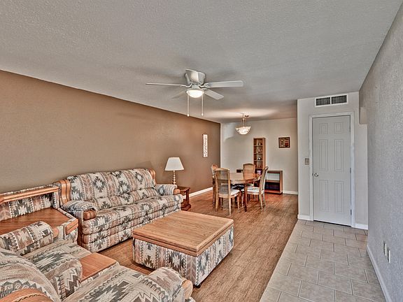 3rd image of 13689 N GARDEN COURT Drive E