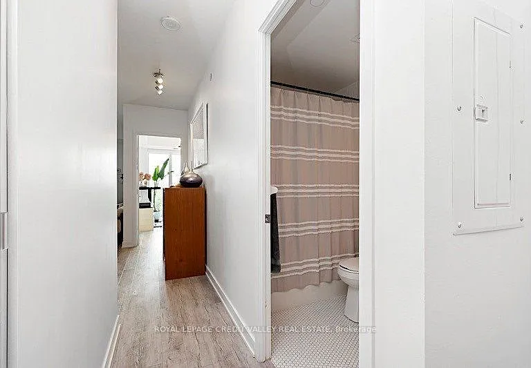 106 Dovercourt Rd #611 — Photo 2
