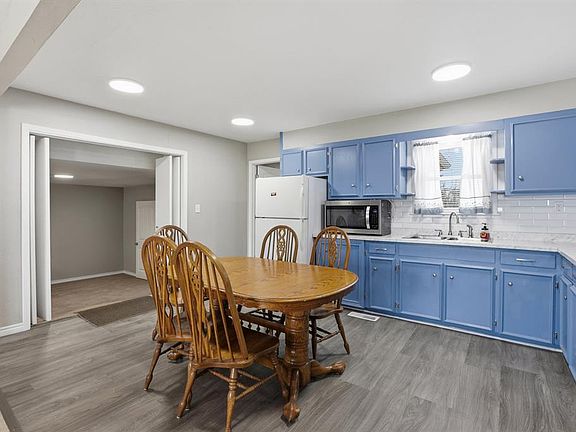 5th image of 33812 Lake Rd