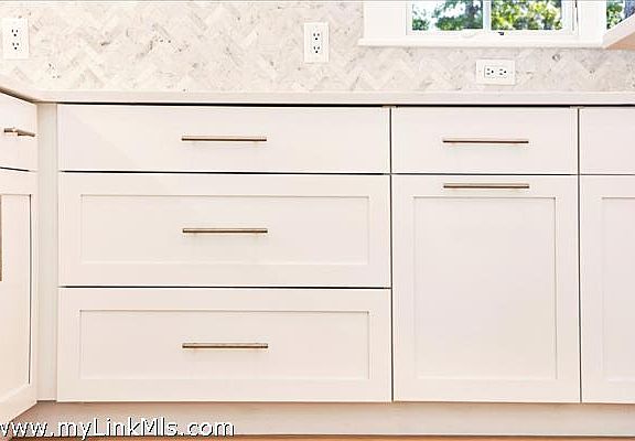 sample of cabinets and backsplash