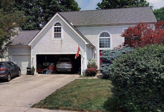 3rd image of 164 Royal Farm E