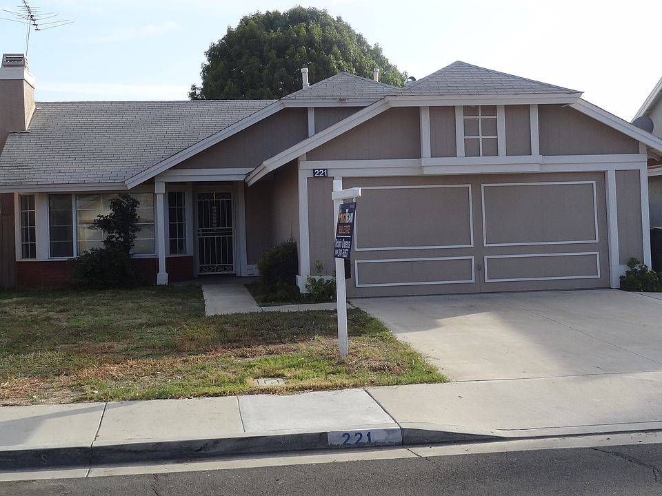Single Family Home Seeks New Family