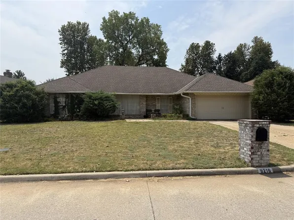 9216 Lansbrook Ln, Oklahoma City, OK 73132
