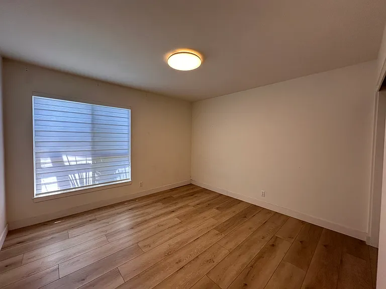 421 Larry Ln — Photo 9