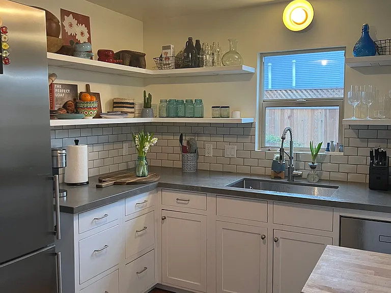 664 Toro St — Photo 3