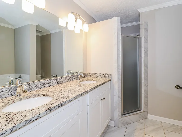 2268 Lake Hill Ct — Photo 12
