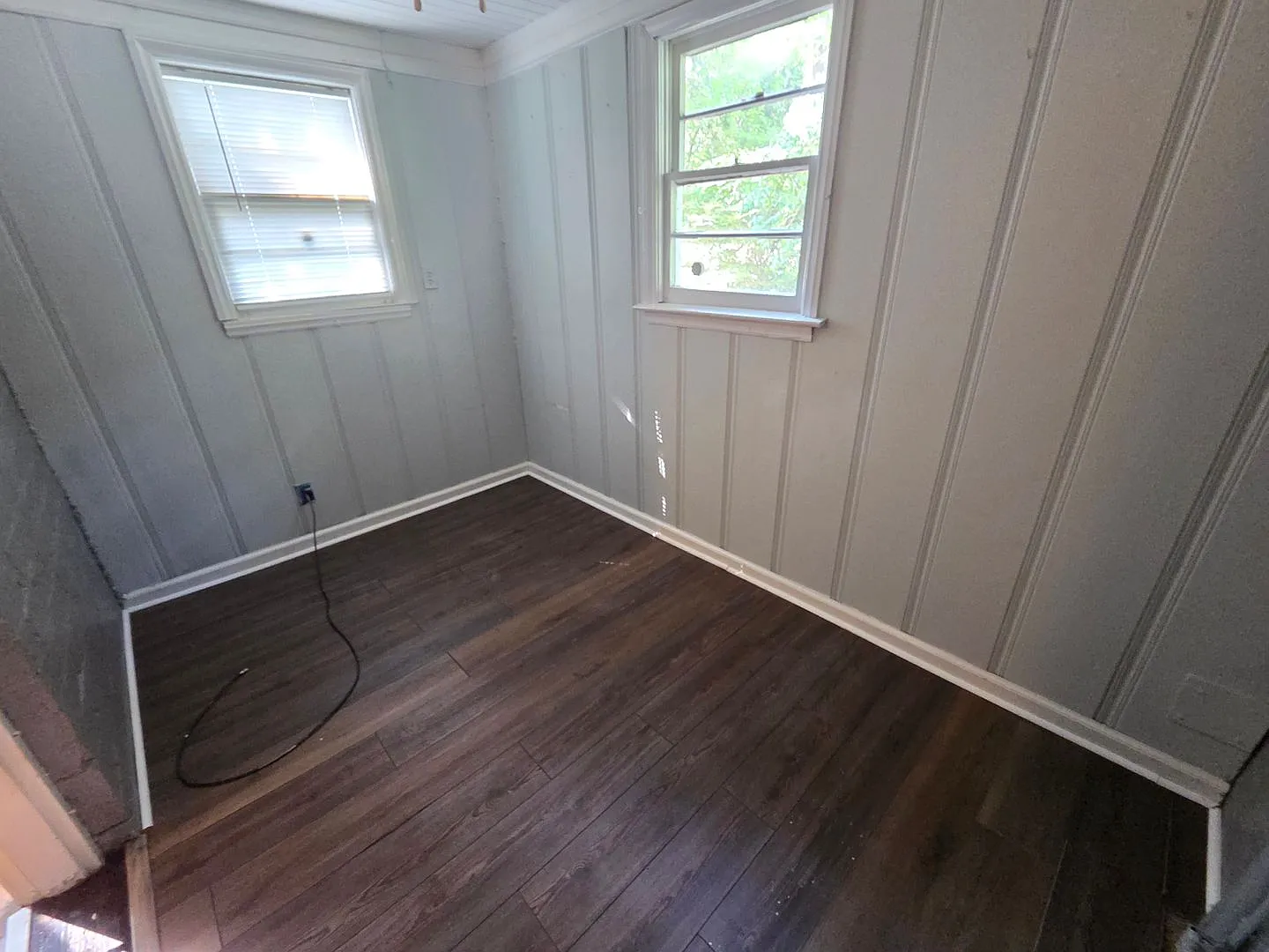 North Columbus Cottage on almost an ACRE fenced 2 Bedrooms 1 Bath with bonus room — Photo 3
