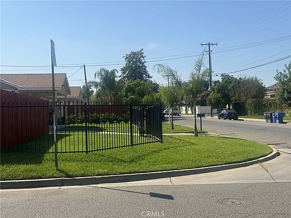 3rd image of 5875-5877 Challen Ave