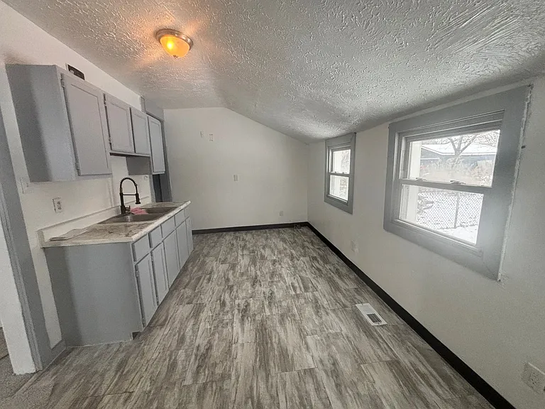 3088 Sawtell Rd — Photo 7