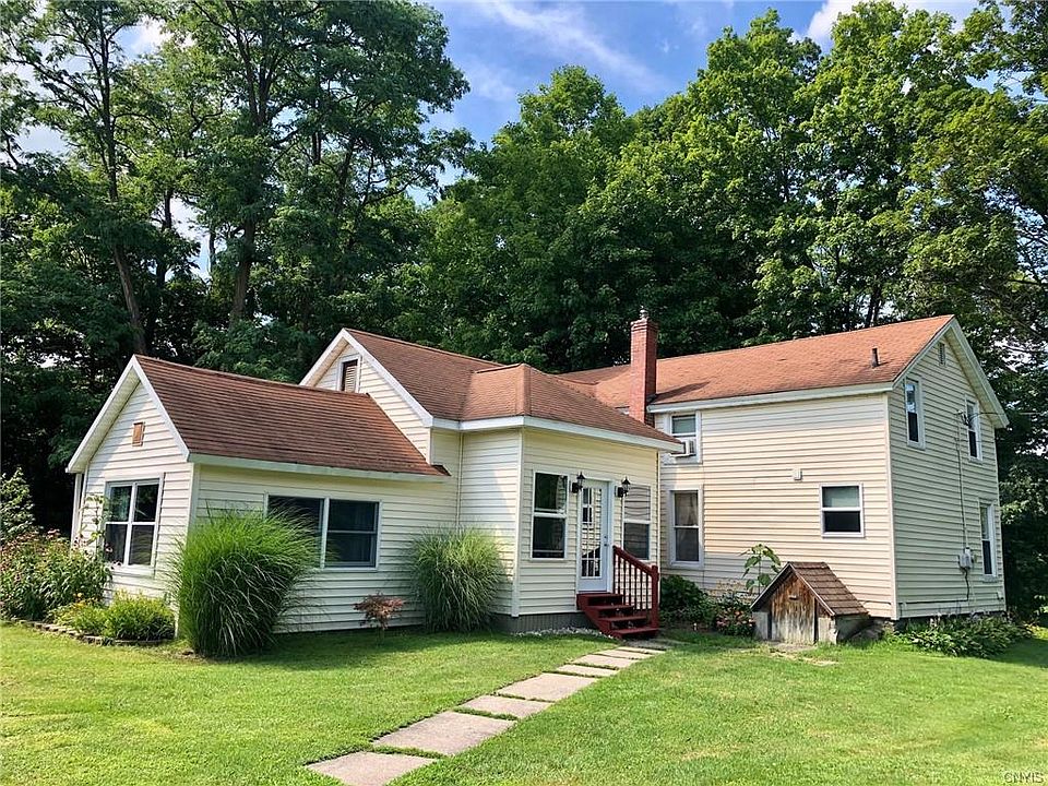 1st image of 10 Birch Dr