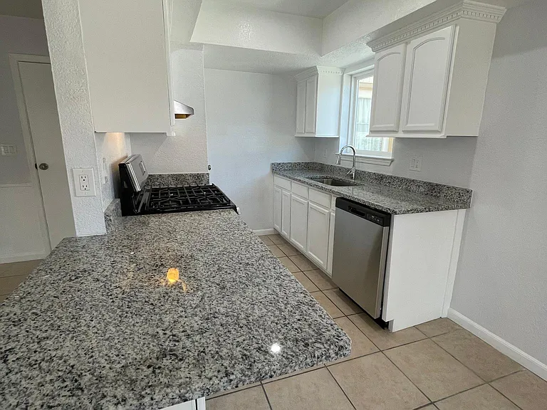 3240 Kilgore Pl — Photo 10