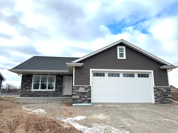 2255 E Honeygold Ct, Appleton, WI 54913