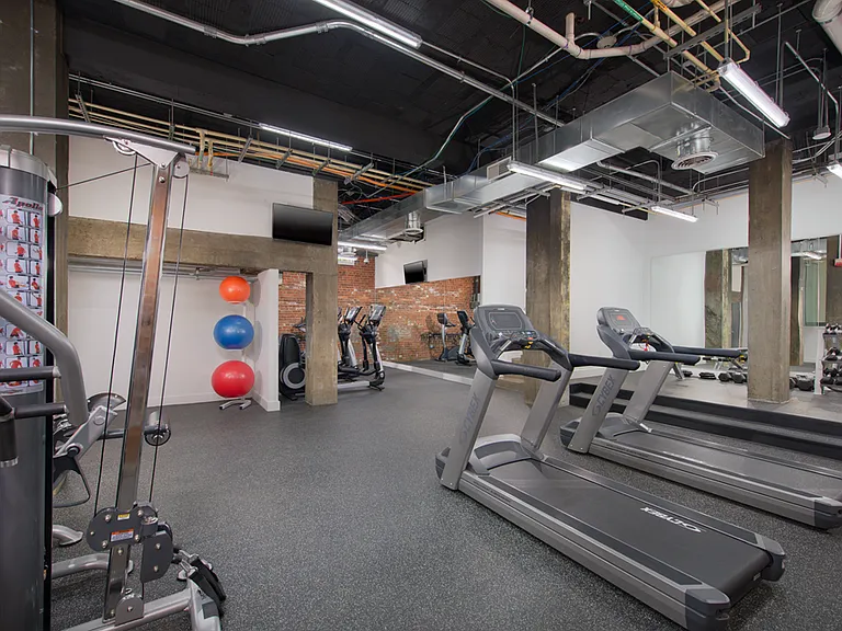 The Metropolitan Apartments Fitness Center