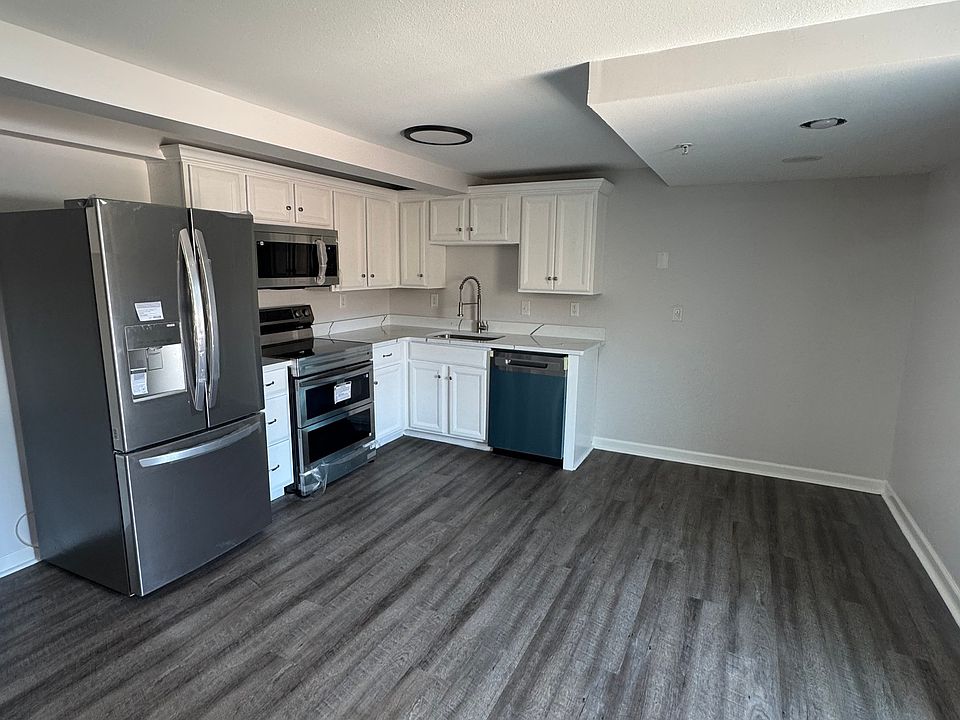 1st image of 34 Pleasant Street #6