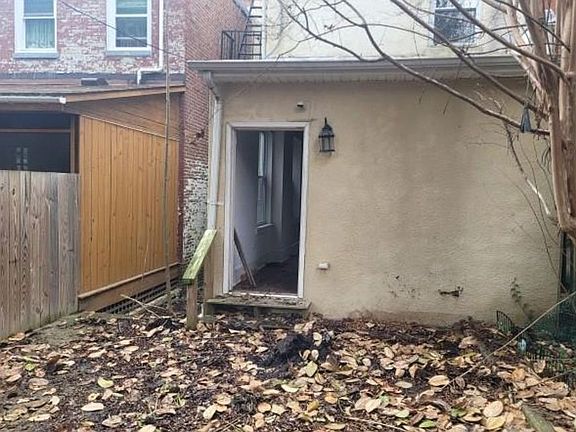 4th image of 1620 Hollins St