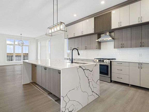5th image of 340 E Muirfield Cres
