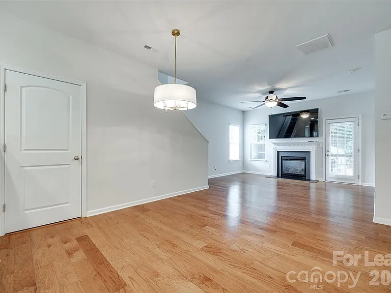 1430 Harpers Inlet Dr — Photo 8