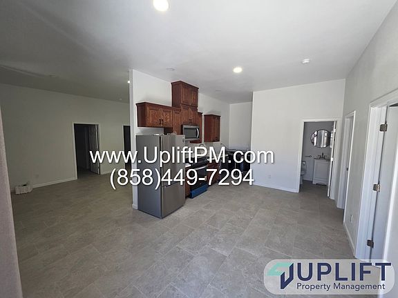 4th image of 9013 Magnolia Ave