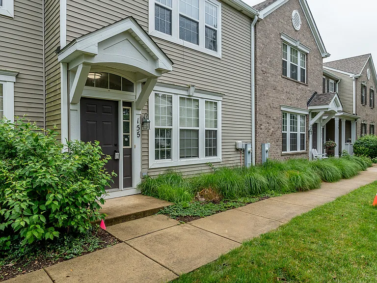 155 Springbrook Trl S — Photo 1