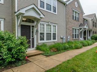 155 Springbrook Trl S, Oswego, IL 60543