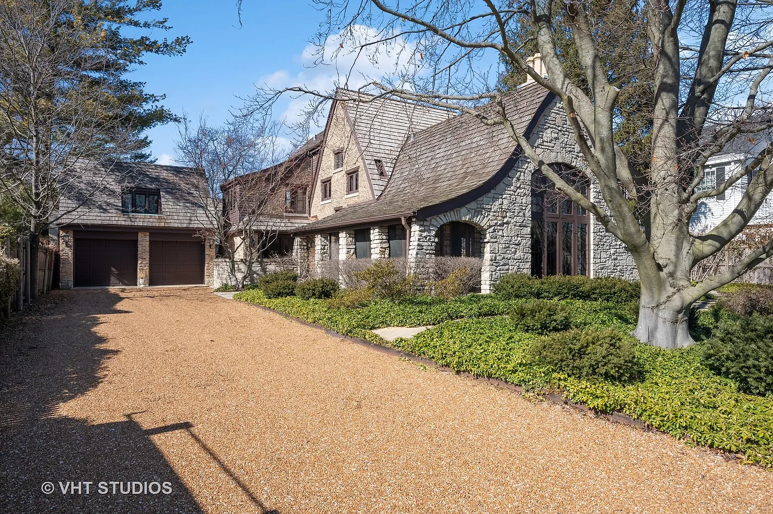 210 Fuller Ln photo 1