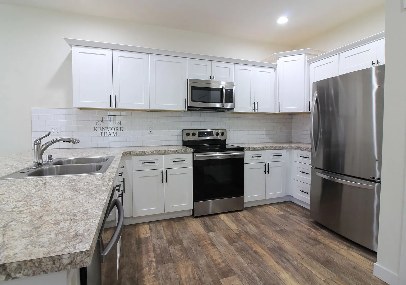 3 Bedroom, 2.5 Bath Townhome in Kennewick — Photo 2