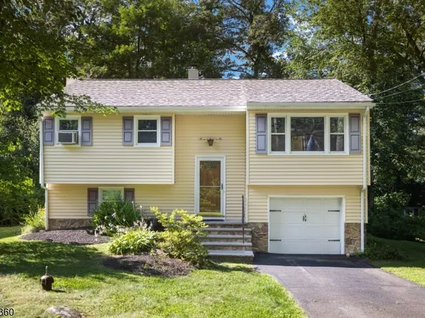 3 Sandy Hill Rd, Vernon Twp., NJ 07419