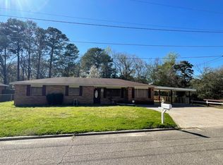 1609 Pineview Dr, Columbia, MS 39429