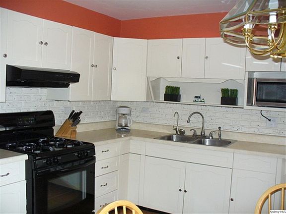 Home for Sale in Quincy, IL $124,900