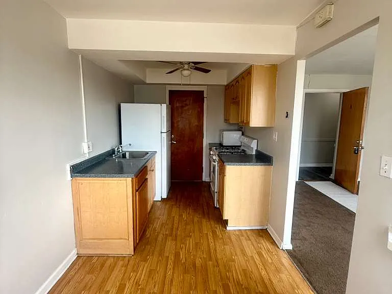 2027 Warrensville Center Rd #4 — Photo 5