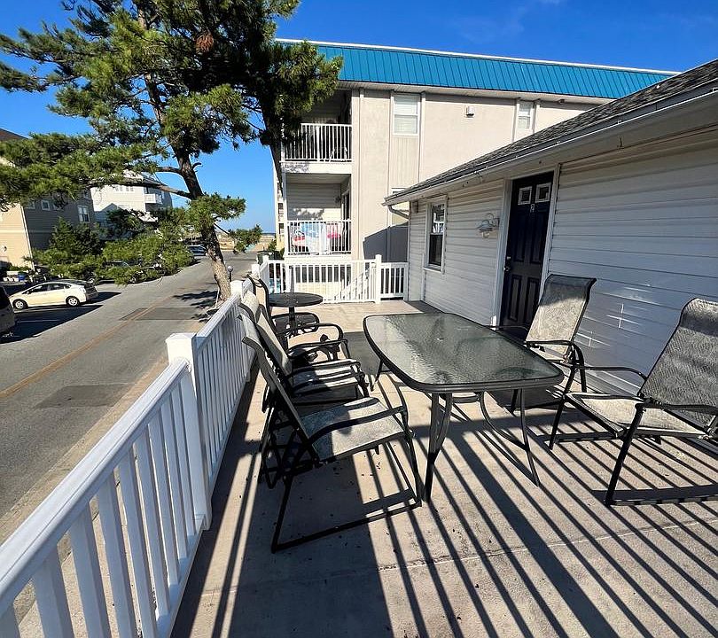 1st image of 11 40th St #2