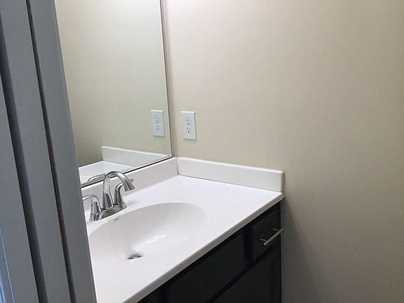 2nd image of 5901 Mercury Dr
