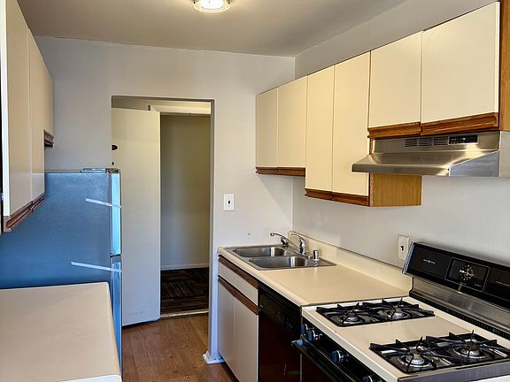 3rd image of 201 1/2 Philadelphia Pike APT 233