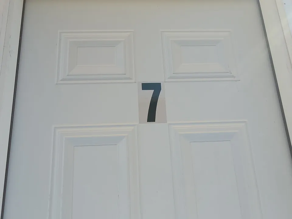 323 Commercial St #7