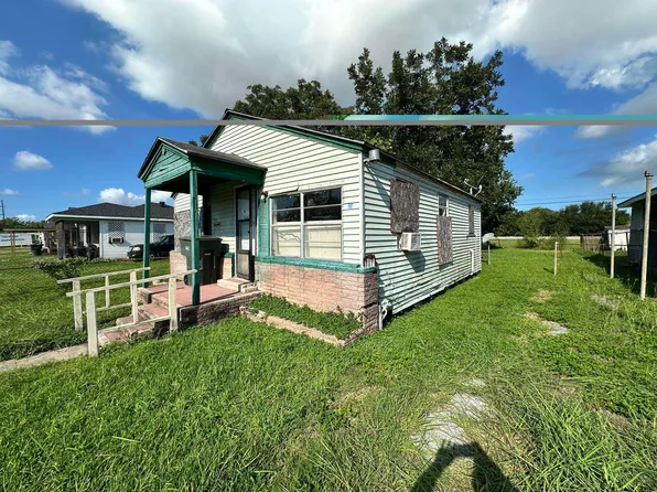 1421 W 6th St, Port Arthur, TX 77640