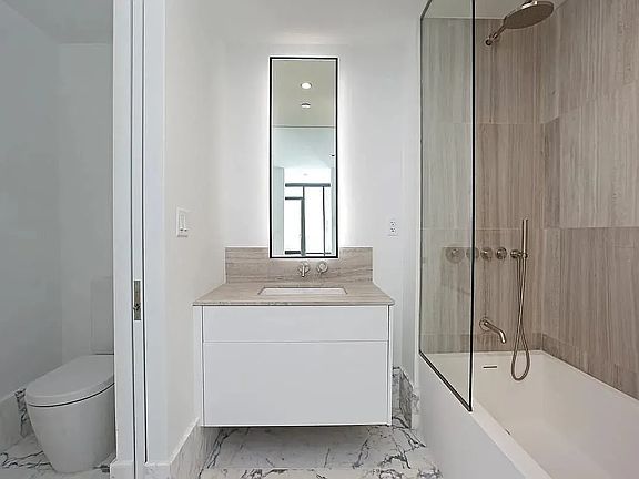 4th image of 429 Kent Ave #309