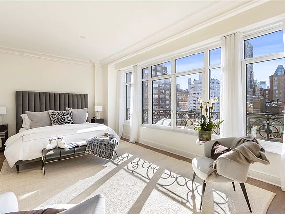 3rd image of 27 E 79th St #78