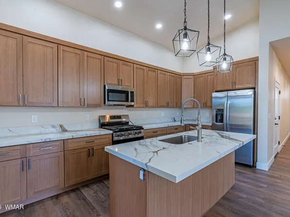 840 E Blue Jay Ln, Show Low, AZ 85901