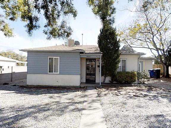 4th image of 1922 Palomas Dr NE