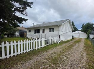 4812 48th Ave, Cold Lake, AB T9M1Y4