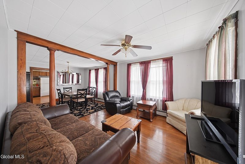 3rd image of 19 Grove Avenue