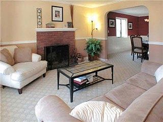 4th image of 527 Mountain Ave