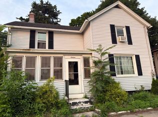 16 Emmett St, Chicopee, MA 01020
