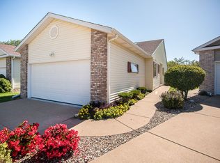 4021 Prairie Ln, Bettendorf, IA 52722